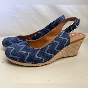 Vionic Coralina Chevron Blue Espadrille Wedge Slingback – Size 9.5W